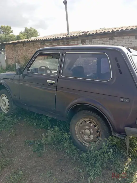 Продам Лада 4x4 2121 Нива, 2000 год в Новичихе