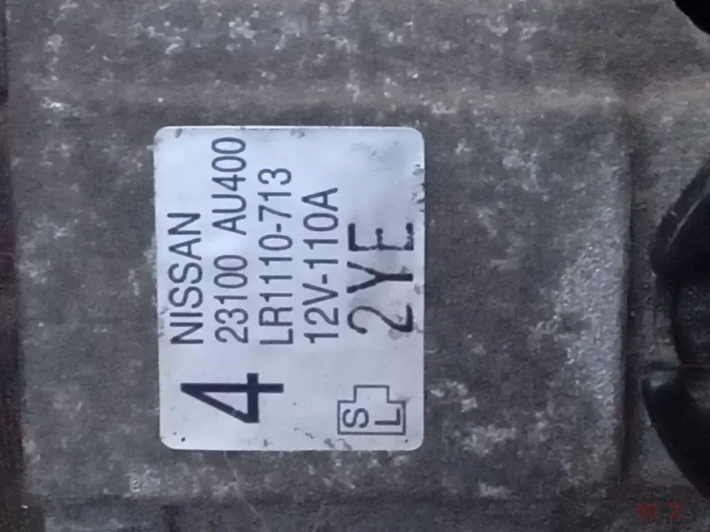 Продам б/у генератор с Ниссана, двигатель QR20(DE)