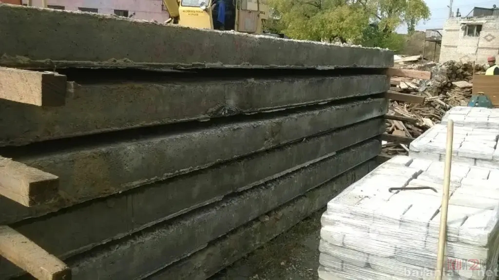 Продаю плиты перекрытия б/у в хорошем состоянии.