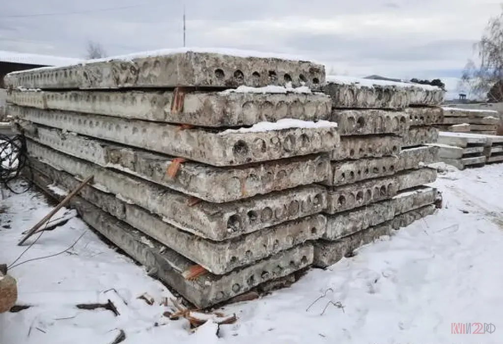 Продаю плиты перекрытия б/у в хорошем состоянии.