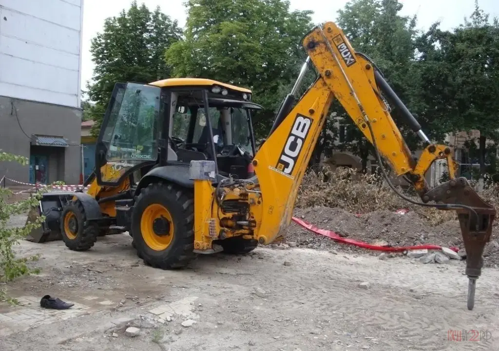 Услуги спецтехники в Новоалтайске.