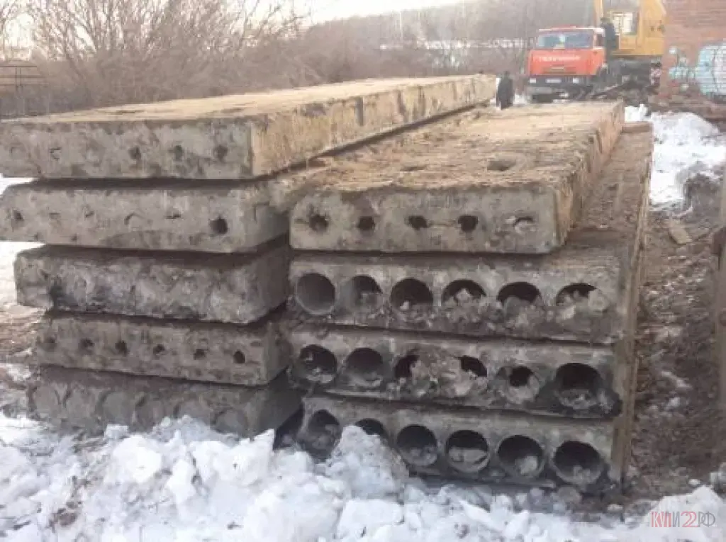 Продаю плиты перекрытия б/у в хорошем состоянии.