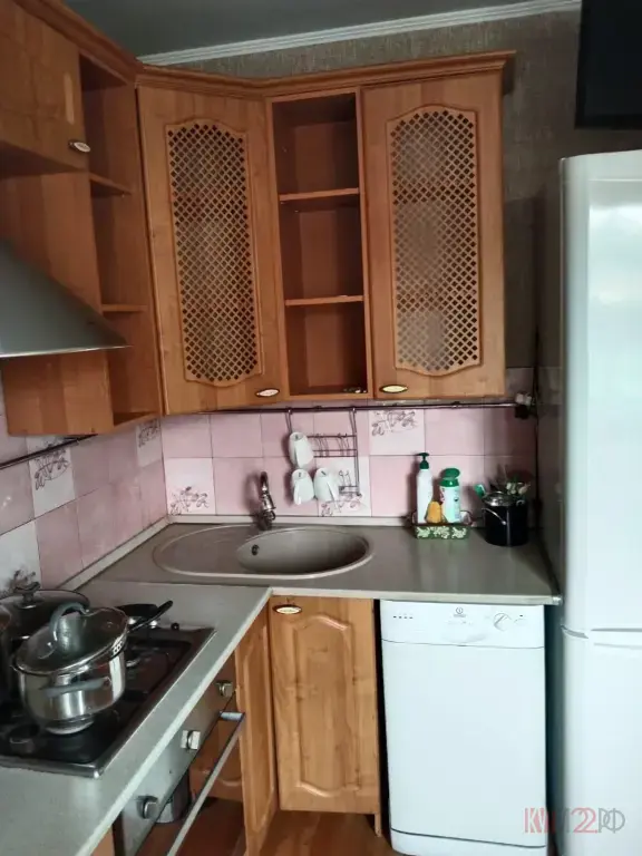 Продам кухонный гарнитур в Шипуново