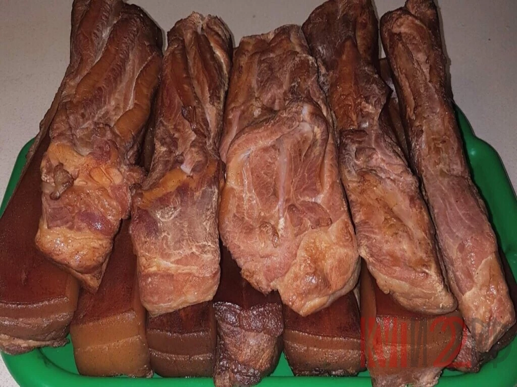 Оказываем услуги : копчение мяса ,  изготовление  тушенки , колбасы