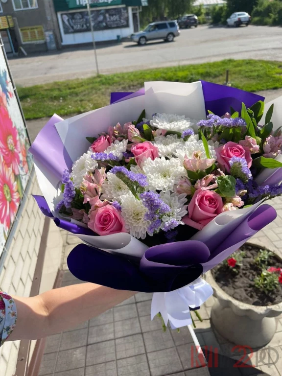 Подарите своим любимым композицию или букет