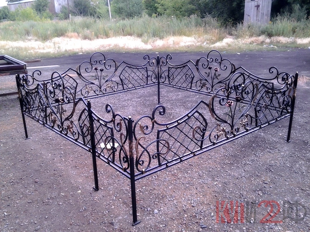 Изготовим оградки, кресты, столы, скамьи, цветники, вазы.