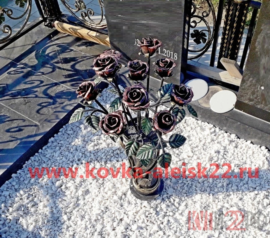 Изготовим оградки, кресты, столы, скамьи, цветники, вазы.