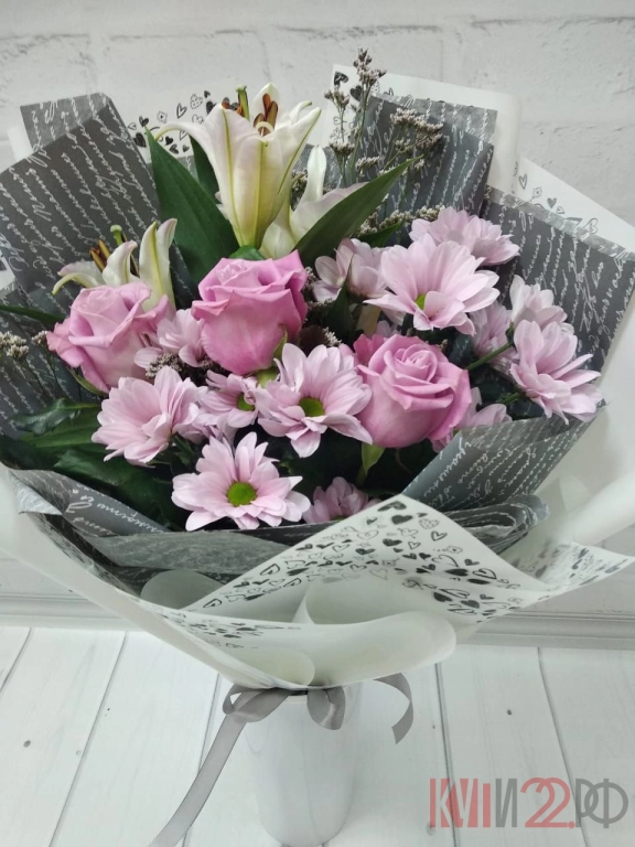 Розовый цвет цветов символизирует романтичность, доброту и любовь 💝