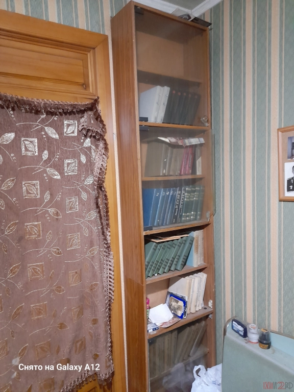 Шкаф книжный не стандартный.