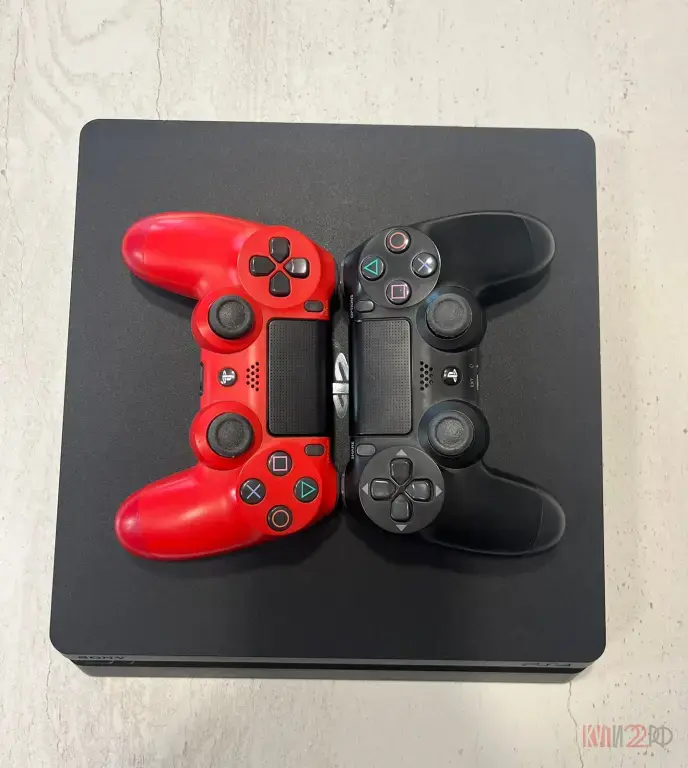 Продам приставку Sony Playstation 4