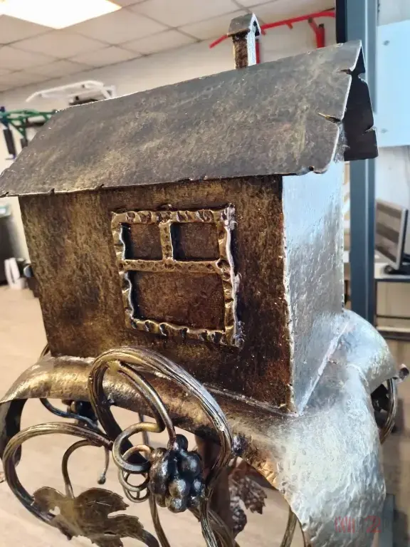 кованый почтовый ящик .патина. 140 см.